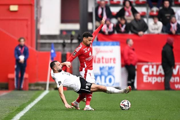 Stade Brestois 29 v Angers SCO - Ligue 1 McDonald s 2024 2025 10 Himad ABDELLI (sco) - 07 Kenny LALA (sb29) during the Ligue 1 McDonald s match between Brest and Angers at Stade Francis-Le Ble on March 9, 2025 in Brest, France. Brest France  Copyright: xFEPx 776293011