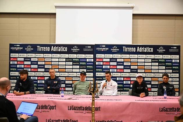 Radsport, Tirreno - Adriatico, Pressekonferenz 09-03-2025 Conferenza Stampa Vigilia Tirreno - Adriatico 2025; 2025, Q36.5; 2025, Alpecin - Deceuninck; 2025, Uae Team Emirates - Xrg; 2025, Red Bull - Bora Hansgrohe; 2025, Lidl - Trek; 2025, Ineos Grenadiers; Pidcock, Thomas; Van Der Poel, Mathieu; Ayuso Pesquera, Juan; Hindley, Jai; Milan, Jonathan; Ganna, Filippo; Lido Di Camaiore Hotel Una; 