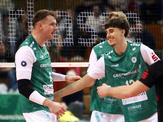 Hachinger Freude ueber einen Punktgewinn He-Volleyball, 1. BL, 24 25, TSV Haching Muenchen vs powervolleys Dueren, Geothermie Arena, Unterhaching, 09.03.25 Copyright: WolfgangxFehrmann