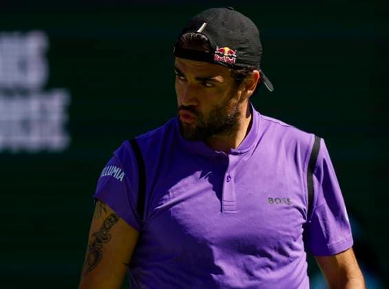 March 09, 2025 Matteo Berrettini (ITA) reacts to missing a point against Stefanos Tsitsipas (GRE) during the 2025 BNP Paribas Open at Indian Wells Tennis Garden in Indian Wells, California. Mandatory Photo Credit: CSM Indian Wells United States of America - ZUMAc04_ 20250309_zma_c04_060 Copyright: xCharlesxBausx