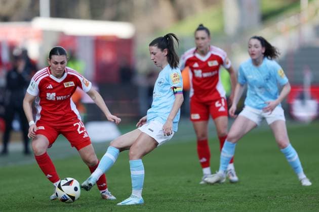 1. FC Union Berlin vs SG 99 Andernach Second Women s Bundesliga Players competes for the ball during the match of Second Women s Bundesliga between 1. FC Union Berlin vs SG 99 Andernach at der Alten Försterei Stadium on March 9, 2025 in Berlin, Germany. Berlin der Alten Försterei Stadium Germany Copyright: xMaryamxMajdx