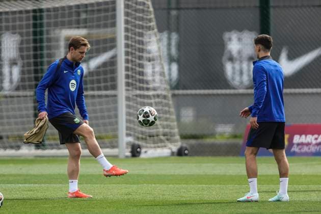 March 10, 2025, Sant Joan Despi, Barcelona, SPAIN: Frenkie de Jong and Pablo Martin Gavira Gavi during the training day of FC Barcelona, Barca ahead UEFA Champions League, football match against SL Benfica at Ciudad Esportiva Joan Gamper on March 10, 2025 in Sant Joan Despi, Barcelona, Spain. Sant Joan Despi SPAIN - ZUMAa181 20250310_zaa_a181_016 Copyright: xJavierxBorregox