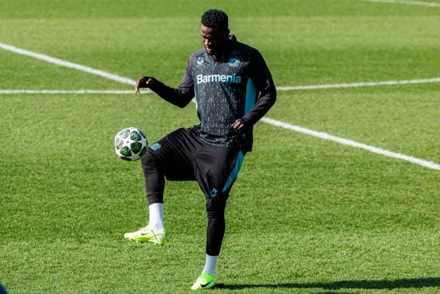UEFA Champions League, Abschlusstraining Bayer 04 Leverkusen; 10.03.2025 Victor Boniface (Bayer 04 Leverkusen, 22) am Ball UEFA Champions League Achtelfinale Rückspiel, Abschlusstraining Bayer 04 Leverkusen vor dem Spiel gegen FC Bayern München; Leverkusen, Ulrich-Haberland-Stadion am 10.03.2025 Copyright: xBEAUTIFULxSPORTS Wunderlx