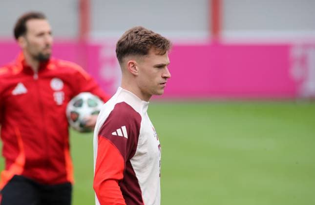 Fussball, Herren, Saison 2024 2025, FC Bayern München, Abschlusstraining, Training, Champions League Joshua Kimmich (FC Bayern München) stehend, Kopf, Oberkörper, seitlich