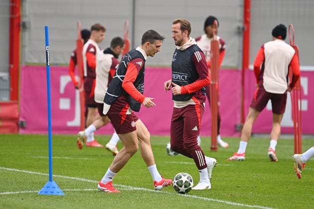 v.li:Joao PALHINHA (Bayern Muenchen), Harry KANE (Bayern Muenchen),Aktion, Abschlusstraining am 10.03.2025 vor dem Fussball Champions League Achtelfinale Bayer 04 Leverkusen - FC Bayern Muenchen