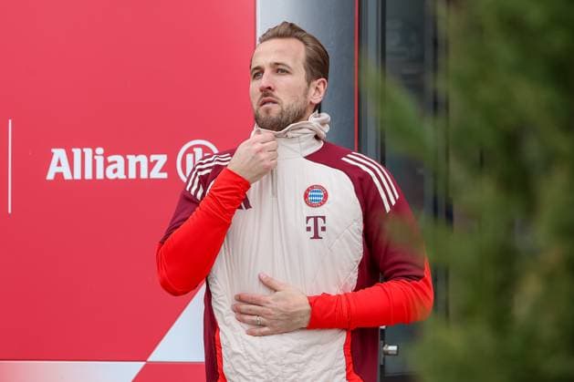 Harry Kane (FC Bayern Muenchen, 09) auf dem Weg aus der Kabine auf den Trainingsplatz, GER, Abschlusstraining, FC Bayern Muenchen, Fussball, UEFA Champions League, Achtelfinale Rueckspiel, Saison 2024 2025, 10.03.2025, GER, Abschlusstraining, FC Bayern Muenchen, Fussball, UEFA Champions League, Achtelfinale Rueckspiel, Saison 2024 2025, 10.03.2025 Muenchen Copyright: xEibner-Pressefoto JennixMaulx EP_JML