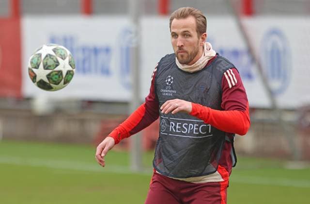 9 Harry Kane, am Ball, Portraet, Portrait, Fussball Abschlusstraining - FC Bayern München vor UEFA Champions League-Spiel vs. Bayer 04 Leverkusen Achtelfinal-Rückspiel der KO-Phase der diesjährigen UEFA Champions League-Saison Anstoß im Stadion BayArena in Leverkusen ist um 21.00 Uhr MEZ. Amazon Prime Video überträgt das Spiel in Deutschland live 10.03.2025 Trainingsgelände, Säbenerstr. FOTO: Mladen Lackovic LakoPress