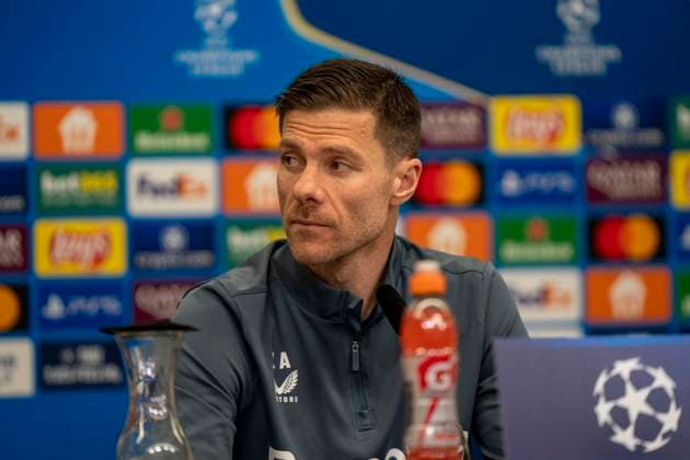 Xabi Alonso (Bayer 04 Leverkusen, Trainer) bei der Pressekonferenz. 10.03.2025, Pressekonferenz Bayer 04 Leverkusen vor dem Rückspiel der Champions League Bayer Leverkusen - FC Bayern München Bundesliga, GER, Leverkusen, BayArena DFL regulations prohibit any use of photographs as image sequences and or quasi-video. Copyright: HMBxMedia xMarcoxBader