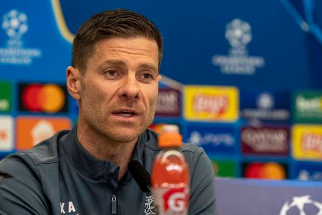 Xabi Alonso (Bayer 04 Leverkusen, Trainer) bei der Pressekonferenz. 10.03.2025, Pressekonferenz Bayer 04 Leverkusen vor dem Rückspiel der Champions League Bayer Leverkusen - FC Bayern München Bundesliga, GER, Leverkusen, BayArena DFL regulations prohibit any use of photographs as image sequences and or quasi-video. Copyright: HMBxMedia xMarcoxBader