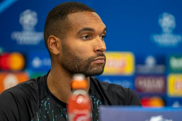 Jonathan Tah (Bayer 04 Leverkusen, 4) bei der Pressekonferenz. 10.03.2025, Pressekonferenz Bayer 04 Leverkusen vor dem Rückspiel der Champions League Bayer Leverkusen - FC Bayern München Bundesliga, GER, Leverkusen, BayArena DFL regulations prohibit any use of photographs as image sequences and or quasi-video. Copyright: HMBxMedia xMarcoxBader