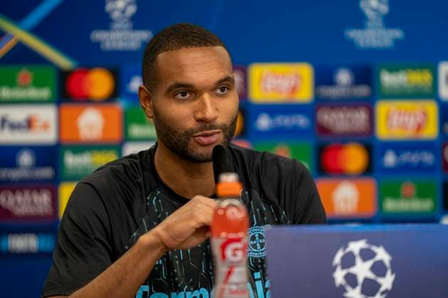 Jonathan Tah (Bayer 04 Leverkusen, 4) bei der Pressekonferenz. 10.03.2025, Pressekonferenz Bayer 04 Leverkusen vor dem Rückspiel der Champions League Bayer Leverkusen - FC Bayern München Bundesliga, GER, Leverkusen, BayArena DFL regulations prohibit any use of photographs as image sequences and or quasi-video. Copyright: HMBxMedia xMarcoxBader