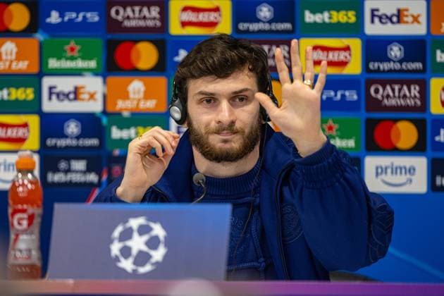 Football - UEFA Champions League - Round of 16 2nd Leg - Liverpool FC v Paris Saint-Germain - MD-1 LIVERPOOL, ENGLAND - Monday, March 10, 2025: Paris Saint-Germain s Khvicha Kvaratskhelia during a press conference, PK, Pressekonferenz at Anfield ahead of the UEFA Champions League Round of 16 2nd Leg match between Liverpool FC and Paris Saint-Germain. (Photo by David Rawcliffe Propaganda) LIVERPOOL Anfield MERSEYSIDE ENGLAND  Copyright: xDavidxRawcliffex P2025-03-10-Liverpool_PSG_MD-1-36