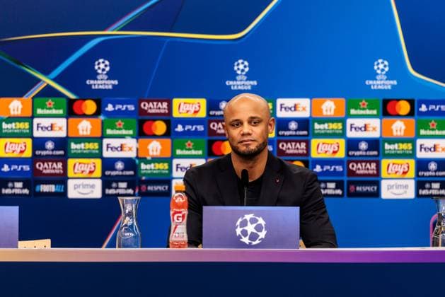 UEFA Champions League, Pressekonferenz FC Bayern München; 10.03.2025 Vincent Kompany (Trainer FC Bayern München) während der Pressekonferenz UEFA Champions League Achtelfinale Rückspiel, Pressekonferenz FC Bayern München vor dem Spiel gegen FC Bayern München; Leverkusen, BayArena am 10.03.2025 Copyright: xBEAUTIFULxSPORTS Wunderlx