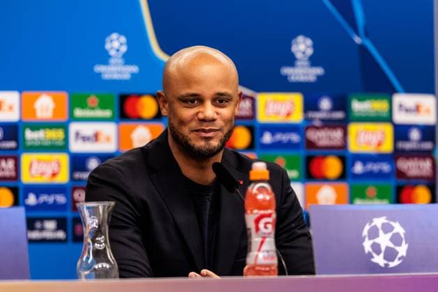 UEFA Champions League, Pressekonferenz FC Bayern München; 10.03.2025 Vincent Kompany (Trainer FC Bayern München) während der Pressekonferenz UEFA Champions League Achtelfinale Rückspiel, Pressekonferenz FC Bayern München vor dem Spiel gegen FC Bayern München; Leverkusen, BayArena am 10.03.2025 Copyright: xBEAUTIFULxSPORTS Wunderlx