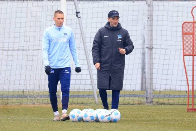 DEU, DFL, 2. FBL Hertha BSC, Training, 11.03.2025, Sportforum, Berlin, DEU, DFL, 2. FBL Hertha BSC, Training, im Bild Cheftrainer Stefan Leitl (Hertha BSC Berlin), Palko Dardai (Hertha BSC Berlin 20) DFL - regulations prohibit any use of Photographs as image sequences and or quasi-video Foto: Juergen Engler nordphoto GmbH