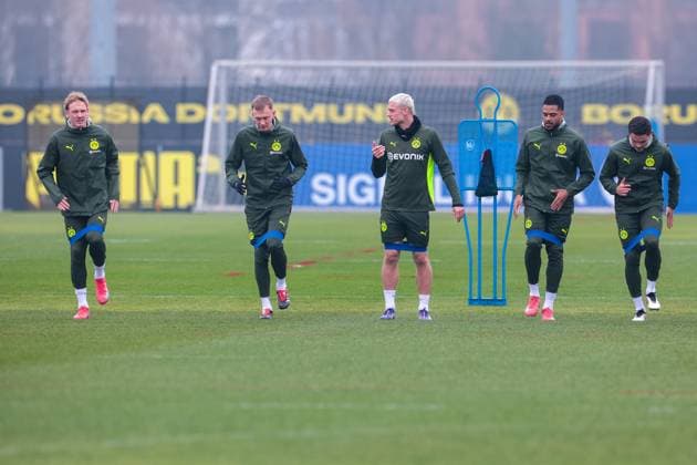 11.03.2025, Abschlusstraining zum UEFA Champions League Spiel zwischen OSC Lille und Borussia Dortmund, v. l. Julian Brandt (Borussia Dortmund), Maximilian Beier (Borussia Dortmund), Julian Ryerson (Borussia Dortmund), Cole Campbell (Borussia Dortmund), Kjell-Arik Wätjen (Borussia Dortmund), Dortmund Trainingsgelände Borussia Dortmund NRW Deutschland xRHR-FOTO DEx Copyright: DennisxEwert RHR-FOTOx RHR-FOTO DE