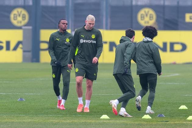 11.03.2025, Abschlusstraining zum UEFA Champions League Spiel zwischen OSC Lille und Borussia Dortmund, v. l. Carney Chukwuemeka (Borussia Dortmund), Niklas Süle (Borussia Dortmund), Giovanni Reyna (Borussia Dortmund), Karim Adeyemi (Borussia Dortmund), Dortmund Trainingsgelände Borussia Dortmund NRW Deutschland xRHR-FOTO DEx Copyright: DennisxEwert RHR-FOTOx RHR-FOTO DE
