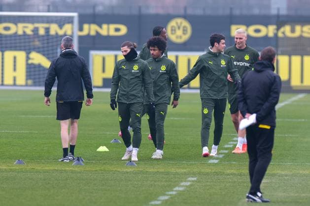 11.03.2025, Abschlusstraining zum UEFA Champions League Spiel zwischen OSC Lille und Borussia Dortmund, v. l. Performance Manager Shad Forsythe (Borussia Dortmund), Marcel Sabitzer (Borussia Dortmund), Karim Adeyemi (Borussia Dortmund), Carney Chukwuemeka (Borussia Dortmund), Giovanni Reyna (Borussia Dortmund), Niklas Süle (Borussia Dortmund), Dortmund Trainingsgelände Borussia Dortmund NRW Deutschland xRHR-FOTO DEx Copyright: DennisxEwert RHR-FOTOx RHR-FOTO DE