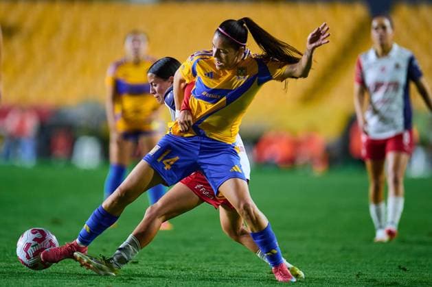 Sport Themen der Woche KW11 Sport Bilder des Tages RECORD DATE NOT STATED Liga MX Femenil Clausura 2025 Tigres UANL vs Guadalajara Ivonne Gonzalez (L) of Guadalajara fights for the ball withLizbeth Ovalle (R) of Tigres during the 10th round match between Tigres UANL and Guadalajara as part of the Torneo Clausura 2025, Liga MX Femenil at Universitario Stadium on March 03, 2025 in Monterrey, Nuevo Leon, Mexico. MONTERREY NUEVO LEON MEXICO  Copyright: xJONATHANxDUENASx 20250303192500_LMXF_C25_UANL_GDL_OVALLE47