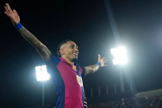 Sport Bilder des Tages FC Barcelona, Barca v SL Benfica - UEFA Champions League 2024 25 Round of 16 Second Leg Raphinha right winger of Barcelona and Brazil celebrates after scoring his sides second goal during the UEFA Champions League 2024 25 Round of 16 Second Leg match between FC Barcelona and SL Benfica at Estadi Olimpic Lluis Companys on March 11, 2025 in Barcelona, Spain. Barcelona Spain  Copyright: xJosexBretonx originalFilename:bretonhernandez-fcbarcel250311_npldE.jpg