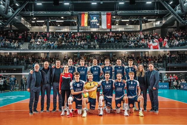 Volleyball Herren Saison 2024 2025 CEV Champions League 2025 Viertelfinale CLVM 097 SVG Lüneburg (GER) vs. Aluron CMC Warta Zawiercie (POL) 11.03.2025 Die Mannschaft der SVG Lüneburg Lüneburg LKH Arena Niedersachsen Deutschland