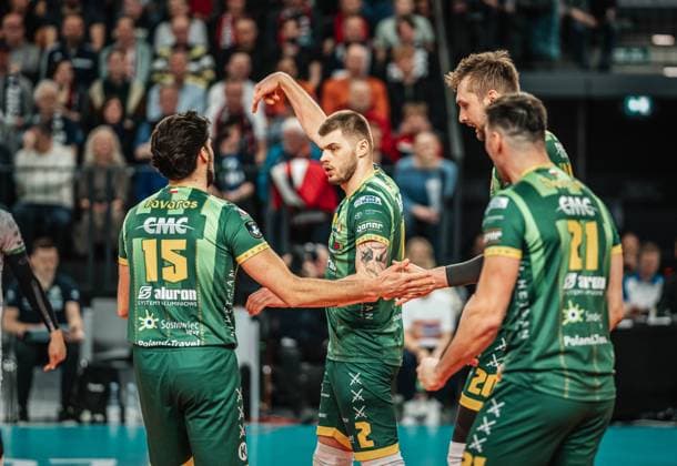 Volleyball Herren Saison 2024 2025 CEV Champions League 2025 Viertelfinale CLVM 097 SVG Lüneburg (GER) vs. Aluron CMC Warta Zawiercie (POL) 11.03.2025 Die Mannschaft von Aluron CMC Warta ZAWIERCIE jubelt Lüneburg LKH Arena Niedersachsen Deutschland