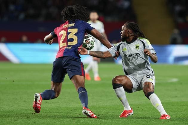 Barcelona 11. March 2025 Uefa Champions League phase 2024 25 Round of 16 FC Barcelona, Barca - S.L.Benfica v.l., Jules Kounde (FC Barcelona), Reanto Sanches (S.L.Benfica), Zweikampf, Action, Aktion, Battles for the Ball Copyright: JoaquimxFerreira