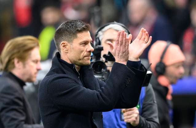 Trainer Xabier Xabi ALONSO (LEV) Fussball Champions League, 1 8 Finale Rueckspiel, Bayer 04 Leverkusen (LEV) - FC Bayern Muenchen (M), am 11.03.2025 in Leverkusen Deutschland. UEFA regulations prohibit any use of photographs as image sequences and or quasi-video Â