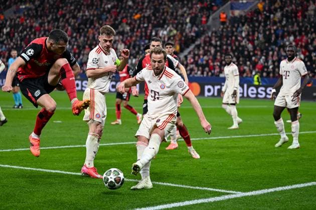 11.03.2025, Fussball UEFA Champions League 2024 2025, Achtelfinale, Bayer 04 Leverkusen - FC Bayern München, in der BayArena, Granit Xhaka (Bayer Leverkusen), Joshua Kimmich (FC Bayern München), Harry Kane (FC Bayern München)