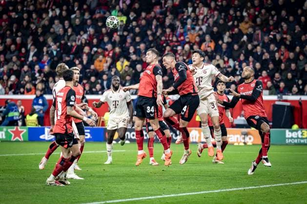 UEFA Champions League, Bayer 04 Leverkusen - FC Bayern München; 11.03.2025 Granit Xhaka (Bayer 04 Leverkusen, 34) und Patrick Schick (Bayer 04 Leverkusen, 14) klären im Strafraum; UEFA Champions League, Bayer 04 Leverkusen - FC Bayern München, Achtelfinale, Rückspiel, 11.03.2025 in der BayArena in Leverkusen. Copyright: xBEAUTIFULxSPORTS AxelxKohringx