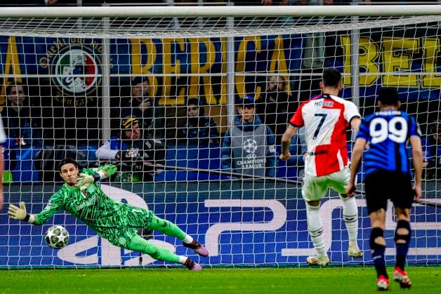 Feyenoord Rotterdam midfielder Jacub Moder scores the 1-1 during the match Inter - Feyenoord at the San Siro Stadium for the UEFA Champions League - Round of 16 - 2st leg season 2024-2025 in MILAN, Italia on 11 march 2025, (photo by Marcel van Dorst EYE4images DeFodi Images)