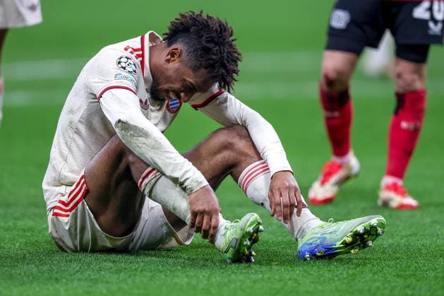Sport Bilder des Tages 11.03.2025, Fußball, UEFA Champions League, Bayer 04 Leverkusen - FC Bayern München, Achtelfinale Rückspiel, BayArena, Saison 2024 2025: Kingsley Coman (FC Bayern 11) liegt verletzt auf dem Spielfeld und muss mit Schmerzen ausgewechselt werden Verletzung Knöchel DFB regulations prohibit any use of photographs as image sequences and or quasi-video. Nordrhein-Westfalen Deutschland