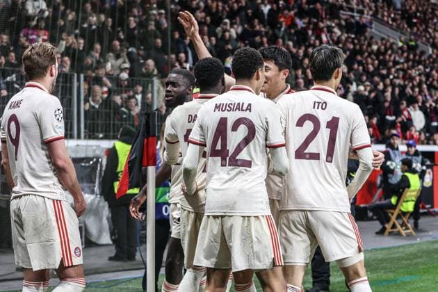 Fussball, UEFA Champions League Saison 2024 2025 Achtelfinale Rückspiel Bayer 04 Leverkusen - FC Bayern München 11.03.2025, BayArena Torjubel FC Bayern München nach dem Tor zum 2-0 durch Alphonso Davies (FC Bayern München, 19) Leverkusen BayArena Nordrhein-Westfahlen Deutschland