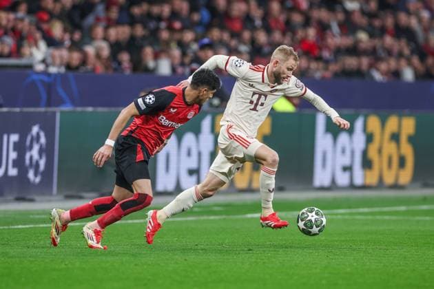 11.03.2025, Fussball, Saison 2024 2025, Champions League, Achtelfinale, Bayer Leverkusen - FC Bayern München, v. l. Piero Hincapie (Bayer Leverkusen), Konrad Laimer (FC Bayern München) Leverkusen BayArena NRW Deutschland xRHR-FOTO TRx Copyright: TimxRehbein RHR-FOTOx RHR-FOTO TR