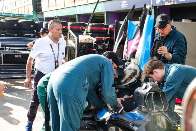 F1 - AUSTRALIAN GRAND PRIX 2025 FIA marshals performing an extraction practice on the Alpine F1 Team A525, during the Formula 1 Louis Vuitton Australian Grand Prix 2025, 1st round of the 2025 FIA Formula One World Championship, WM, Weltmeisterschaft from March 14 to 16, 2025 on the Albert Park Grand Prix Circuit, in Melbourne, Australia - MelbourneAustralia  Copyright: xFLORENTxGOODENx