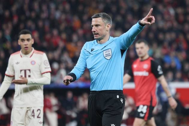 Schiedsrichter Slavko Vincic, GER, Bayer 04 Leverkusen - FC Bayern Muenchen, Fussball, Champions-League, Achtelfinale, Rueckspiel, Saison 2024 2025, 11.03.2025 GER, Bayer 04 Leverkusen - FC Bayern Muenchen, Fussball, Champions-League, Achtelfinale, Rueckspiel, Saison 2024 2025, 11.03.2025 BayArena *** Referee Slavko Vincic, GER, Bayer 04 Leverkusen FC Bayern Muenchen, football, Champions League, round of 16, second leg, 2024 2025 season, 11 03 2025 GER, Bayer 04 Leverkusen FC Bayern Muenchen, football, Champions League, round of 16, second leg, 2024 2025 season, 11 03 2025 BayArena Copyright: xEibner-Pressefoto JoergxNiebergax EP_JNL