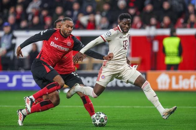 11.03.2025, Fussball, Saison 2024 2025, Champions League, Achtelfinale, Bayer Leverkusen - FC Bayern München, v. l. Jonathan Tah (Bayer Leverkusen), Alphonso Davies (FC Bayern München) Leverkusen BayArena NRW Deutschland xRHR-FOTO TRx Copyright: TimxRehbein RHR-FOTOx RHR-FOTO TR