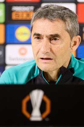 Fußball, EL, Athletic Bilbao Pressekonferenz Athletic Club v AS Roma - UEFA Europa League 2024 25 Round of 16 Second Leg press conference, PK, Pressekonferenz Ernesto Valverde head coach of Athletic Club attends the press conference prior to the UEFA Europa League 2024 25 Round of 16 Second Leg match between Athletic Club and AS Roma at San Mames on March 12, 2025, in Bilbao, Spain. Bilbao San Mames Basque Country Spain RL_ATHvASR_000014 Copyright: xRicardoxLarreinax