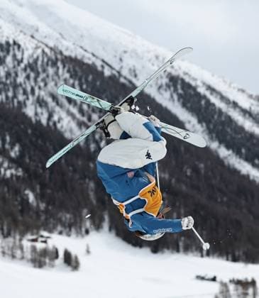 Sport Themen der Woche KW11 Sport Bilder des Tages (250312) -- LIVIGNO, March 12, 2025 -- Jaelin Kauf of the United States competes during the final of women s dual moguls at FIS Freestyle Skiing World Cup 2025 at Livigno Aerials & Moguls Park in Italy, March 12, 2025. ) (SP)ITALY-LIVIGNO-FREESTYLE SKIING-WORLD CUP-DUAL MOGULS-WOMEN LixJing 