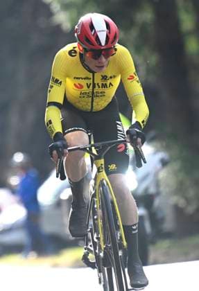 Paris - Nice 2025 - stage 4 LA LOGE DES GARDES, FRANCE - MARCH 12 : Vingegaard Jonas (DEN) of Team Visma Lease A Bike attacking during stage 4 of the 83th edition of the Paris - Nice cycling race, a stage of 163,4km with start in Vichy and finish in La Loge Des Gardes on March 12, 2025 in La Loge Des Gardes, France, 12 03 2025 ( Motordriver Kenny Verfaillie - La Loge Des Gardes France  Copyright: xNicoxVereeckenx