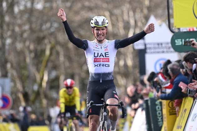 Paris - Nice 2025 - stage 4 LA LOGE DES GARDES, FRANCE - MARCH 12 : Almeida Joao (POR) of Uae Team Emirates - Xrg wins, Vingegaard Jonas (DEN) of Team Visma Lease A Bike is second during stage 4 of the 83th edition of the Paris - Nice cycling race, a stage of 163,4km with start in Vichy and finish in La Loge Des Gardes on March 12, 2025 in La Loge Des Gardes, France, 12 03 2025 ( Motordriver Kenny Verfaillie - La Loge Des Gardes France  Copyright: xNicoxVereeckenx