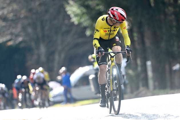 Paris - Nice 2025 - stage 4 LA LOGE DES GARDES, FRANCE - MARCH 12 : Vingegaard Jonas (DEN) of Team Visma Lease A Bike attacking during stage 4 of the 83th edition of the Paris - Nice cycling race, a stage of 163,4km with start in Vichy and finish in La Loge Des Gardes on March 12, 2025 in La Loge Des Gardes, France, 12 03 2025 ( Motordriver Kenny Verfaillie - La Loge Des Gardes France  Copyright: xNicoxVereeckenx
