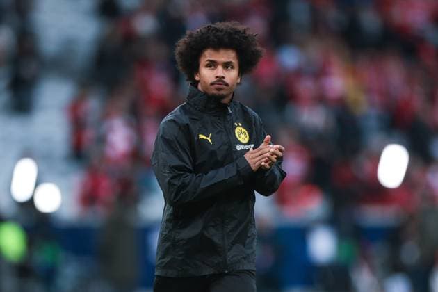 12.03.2025, UEFA Champions League, Achtelfinale, Lille OSC - Borussia Dortmund, Karim Adeyemi (Borussia Dortmund) klatscht, Lille Stade Pierre Mauroy Decathlon Arena Paris xRHR-FOTO DEx Copyright: DennisxEwert RHR-FOTOx RHR-FOTO DE