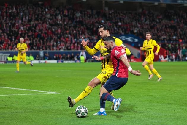 12.03.2025, UEFA Champions League, Achtelfinale, Lille OSC - Borussia Dortmund, v. l. Emre Can (Borussia Dortmund), Remy Cabella (LOSC Lille), Lille Stade Pierre Mauroy Decathlon Arena Paris xRHR-FOTO DEx Copyright: DennisxEwert RHR-FOTOx RHR-FOTO DE