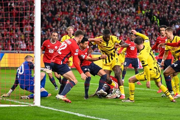 Lille, Stade Pierre Mauroy, 12.03.25, FRA, Herren, UEFA Champions League, Saison 2024-2025, Achtelfinale, OSC Lille - Borussia Dortmund Bild: Torchance Serhou GUIRASSY (Dortmund) UEFA regulations prohibit any use of photographs as image sequences and or quasi-video. Hauts-de-France Frankreich