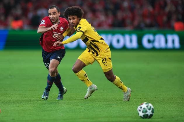 12.03.2025, UEFA Champions League, Achtelfinale, Lille OSC - Borussia Dortmund, v. l. Ismaily (LOSC Lille), Karim Adeyemi (Borussia Dortmund), Lille Stade Pierre Mauroy Decathlon Arena Paris xRHR-FOTO DEx Copyright: DennisxEwert RHR-FOTOx RHR-FOTO DE