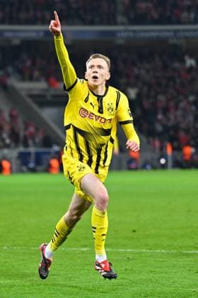 Lille, Stade Pierre Mauroy, 12.03.25, FRA, Herren, UEFA Champions League, Saison 2024-2025, Achtelfinale, OSC Lille - Borussia Dortmund Bild: Maximilian BEIER (Dortmund) jubelt nach seinem Tor zum 1:2 UEFA regulations prohibit any use of photographs as image sequences and or quasi-video. Hauts-de-France Frankreich
