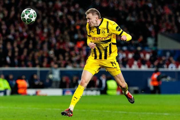 UEFA Champions League, LOSC Lille - Borussia Dortmund; 12.03.2025 Maximilian Beier (Borussia Dortmund, 14) versucht es per Kopfball UEFA Champions League Achtelfinale Rückspiel, LOSC Lille - Borussia Dortmund; Lille, Stade Pierre Mauroy am 12.03.2025 Copyright: xBEAUTIFULxSPORTS Wunderlx