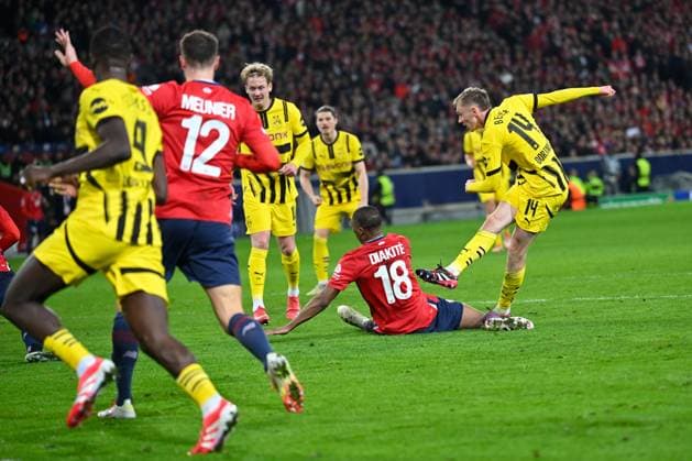 Lille, Stade Pierre Mauroy, 12.03.25, FRA, Herren, UEFA Champions League, Saison 2024-2025, Achtelfinale, OSC Lille - Borussia Dortmund Bild: Maximilian BEIER (Dortmund) macht das Tor zum 1:2 UEFA regulations prohibit any use of photographs as image sequences and or quasi-video. Hauts-de-France Frankreich