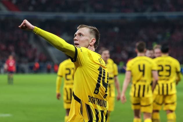 12.03.2025, UEFA Champions League, Achtelfinale, Lille OSC - Borussia Dortmund, Maximilian Beier (Borussia Dortmund) bejubelt das Tor zum 1:2, Lille Stade Pierre Mauroy Decathlon Arena Paris xRHR-FOTO DEx Copyright: DennisxEwert RHR-FOTOx RHR-FOTO DE